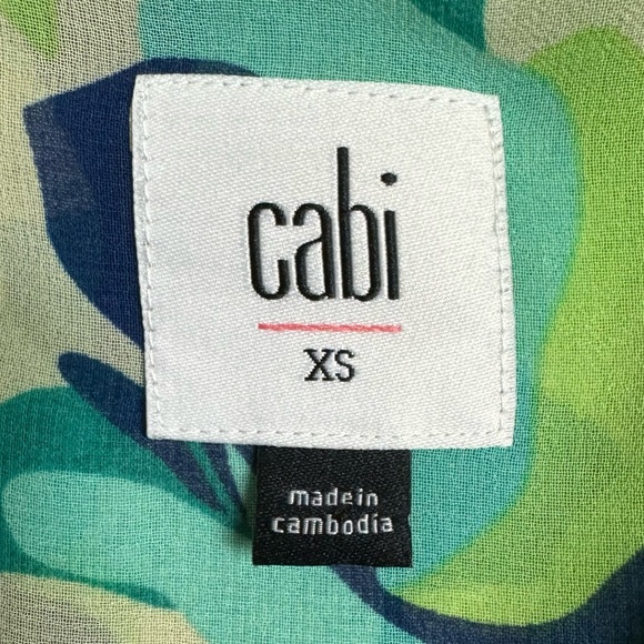 Cabi top women XS floral short sleeve lightweight trixie shirt blue & green - Picture 4 of 9